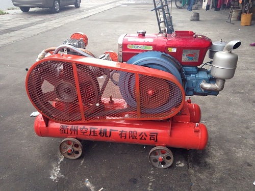 移動(dòng)活塞空壓機(jī)